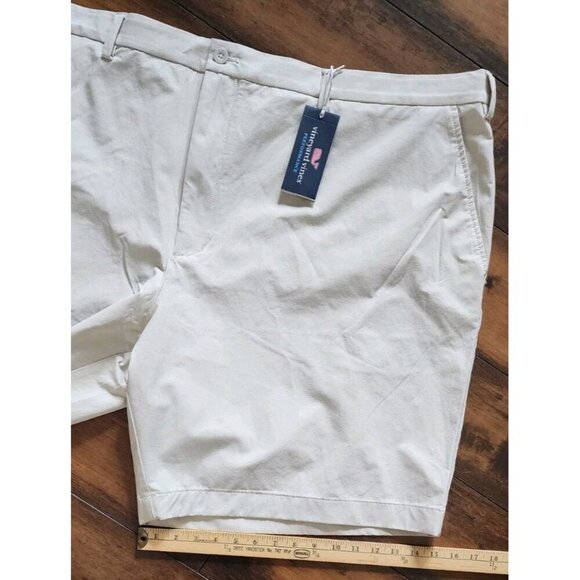 Vineyard Vines On-the-Go 10" Shorts 52B Stone New Retail $105 Water Repellant - Picture 3 of 8